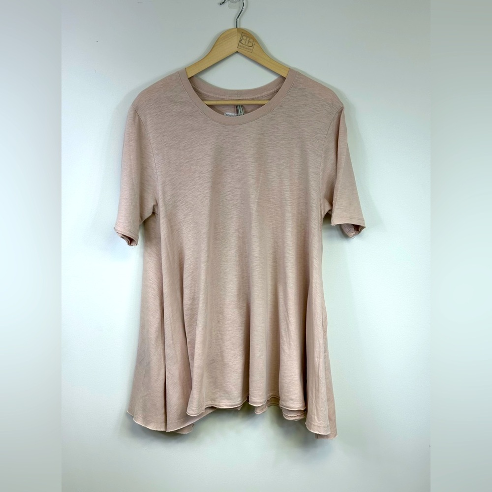 Like New! S/M Embellish flowy Apricot T-shirt